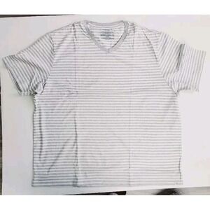 Amazon essentials mens Set  2 v-neck t-shirt gray and white striped.  Size  XXL